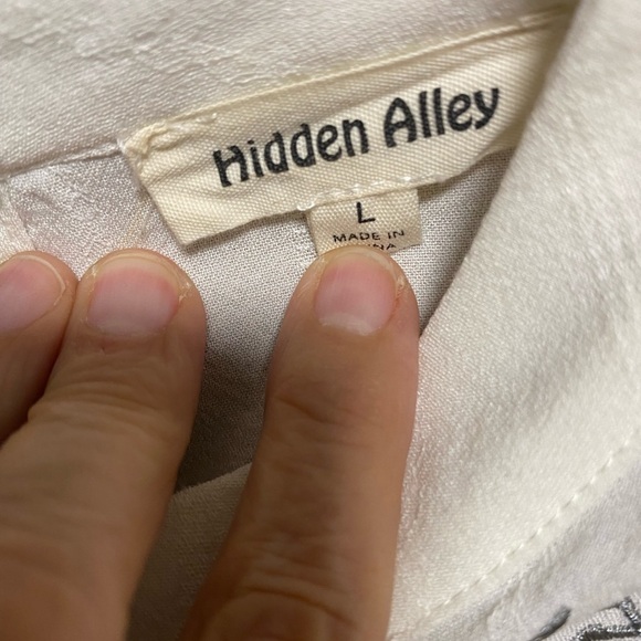 Ivory Embroidered Blouse with Ruffle Detail - Picture 3 of 8